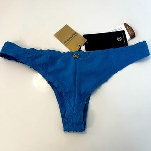 Box Scales Nissi Brazilian Bottom Size M Cobalt